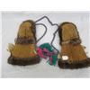 Image 4 : Pair of Native American Handmade Mitts
