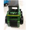 Image 3 : tin John Deere skid steer plus semi