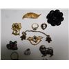 Image 4 : COSTUME JEWELLRY LOT