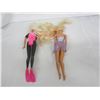 Image 5 : 2 Vintage Barbie Dolls with Clothing
