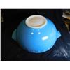 Image 3 : PYREX 4 QT NUMBER 444 BLUE AND WHITE SNOWFLAKE MIXING BOWL