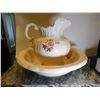 Image 2 : WASHSTAND PITCHER AND BASIN