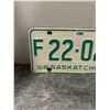 Image 2 : 1966 sask farm license plate