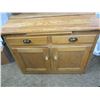 Image 4 : Antique Oak Hoosier Cupboard Nice Condition