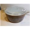 Image 1 : 475B 2 ½ L, PYREX CASSEROLE DISH, WOODLAND BROWN WITH LID, EXC CONDITION