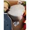 Image 8 : 7 chalkware heads -2 are bossons, some chips