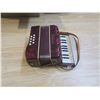 Image 1 : small traviata piano accordion