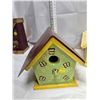 Image 2 : 4 BIRD HOUSES/1 BIRD SIGN