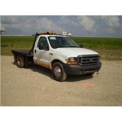 FORD F350 SUPER DUTY FLATBED TRUCK, s/n 1FDWF36F2XEB33695: