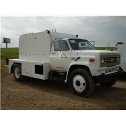 CHEVROLET  KODIAK 70 T/A FUEL & LUBE TRUCK, s/n 1GBJ7D1F0HV106669: