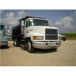 MACK CH613 T/A DUMP TRUCK, s/n 1M1AA12Y9RW038041: