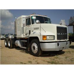 MACK CH613 MAXICRUISE T/A TRUCK TRACTOR, s/n 1M1AA13Y3WW090324: