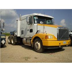 VOLVO T/A TRUCK TRACTOR, s/n 4V4WDBJF4TN711886: