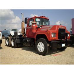 MACK R688ST T/A TRUCK TRACTOR, s/n 1M2N187Y9JA021384: