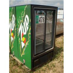 MASTERBUILT ELECTRIC REACH IN BEVERAGE COOLER