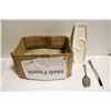 Image 1 : WEDDING CAKE KNIFE AND UTENSIL SET
