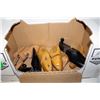 Image 1 : 4 PAIRS OF WOODEN SHOE HORNS & STRECHERS