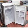 Image 2 : SMALL FRIDGE TESTED WORKING (YELLOWED)