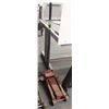 Image 1 : BAILIFF SEIZED RED 3-TON FLOOR JACK