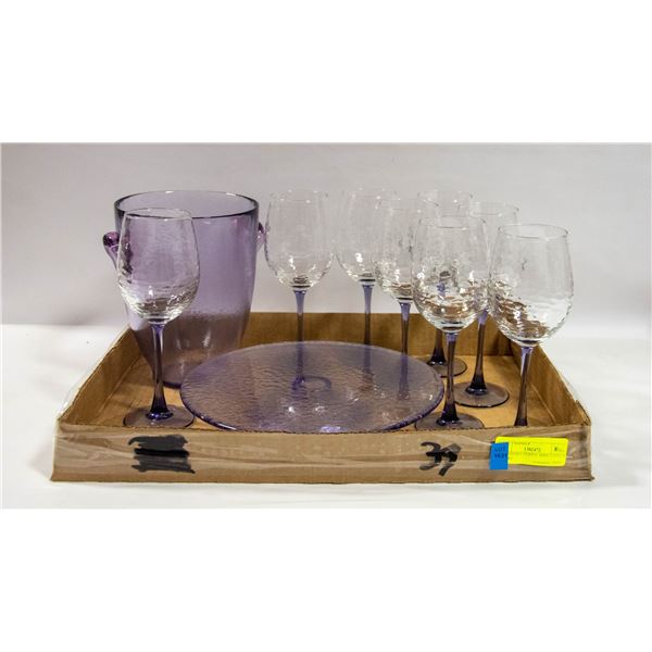 COOL PURPLE WINE DESERT