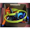 Image 1 : ASSORTED HOT WHEELS TRACKS AND LOOP