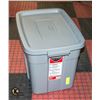 Image 1 : NEW RUBBERMAID 68 LITRE ROUGHNECK TOTE WITH LID