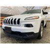 Image 2 : 102 -- 2015 JEEP CHEROKEE SPORT, WHITE, 23,330 KMS, "NO RESERVE"