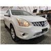 Image 8 : 105 -- 2011 NISSAN ROGUE, WHITE, 214637 KMS, ALL WHEEL DRIVE