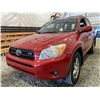 Image 2 : 111 -- 2007 TOYOTA RAV 4, RED, 233916 KMS, ALL WHEEL DRIVE,  EX-OUT OF PROVINCE, 1 ACCIDENTS, 1 GLAS