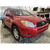Image 8 : 111 -- 2007 TOYOTA RAV 4, RED, 233916 KMS, ALL WHEEL DRIVE,  EX-OUT OF PROVINCE, 1 ACCIDENTS, 1 GLAS
