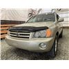 Image 2 : 0H -- 2002 TOYOTA HIGHLANDER LIMITED, GOLD, 292479 KMS, ALL WHEEL DRIVE