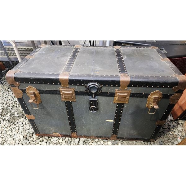 601 -- ANTIQUE WARDROBE STEAMER TRUNK