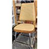 Image 2 : 610 -- GLASS SIDE TABLE, HALLOWEEN DECOR AND VINE GARLAND, CHAIR