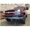 Image 2 : 156 -- 2003 CHEVROLET SILVERADO 2500, RED, 299701 KMS TMU, FOUR WHEEL DRIVE