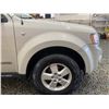 Image 25 : 100 -- 2008 FORD ESCAPE, WHITE, 223420 KMS, FOUR WHEEL DRIVE