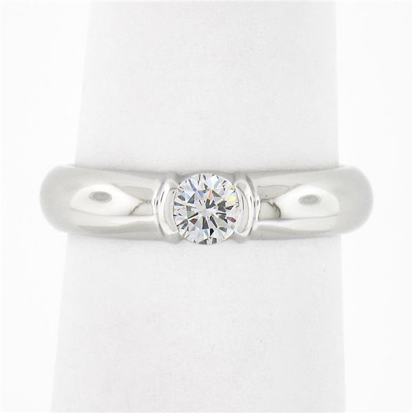 Tiffany & Co. Platinum 0.26 ctw Round Diamond Solitaire Etoile Engagement Ring