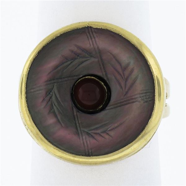 14k Gold Round Carved Black Mother Of Pearl w/ Cabochon Carnelian Button Ring