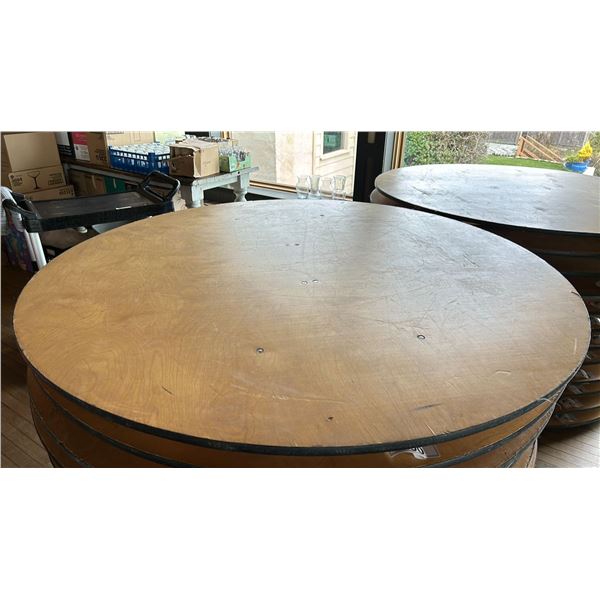 5' DIAMETER FOLDING BANQUET TABLE.