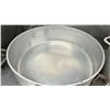 Image 2 : 18" DIAMETER ALUMINUM BRAISING POT.