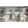 Image 2 : 6 ALUMINUM SAUCE POTS, 1 X 3.5 QT, 4 X 2.5 QT AND 1 X 1.5 QT.