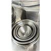 Image 2 : GROUP LOT OF 9 STAINLESS STEEL MIXING BOWLS VARIOUS SIZES - 6" TO 12".