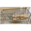 Image 2 : 60X24X60"H METRO RACK. 3 SHELVES. COMES WITH EXTRA COMPONENTS