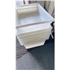 Image 1 : GROUP OF 6 WHITE BUS PANS-5 DEEP, 1 SHALLOW