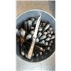 Image 2 : BIN OF 50 DELCO 38-12 MATCHING STEAK KNIVES
