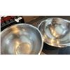 Image 2 : GROUP LOT OF LARGE STAINLESS BOWLS ETC