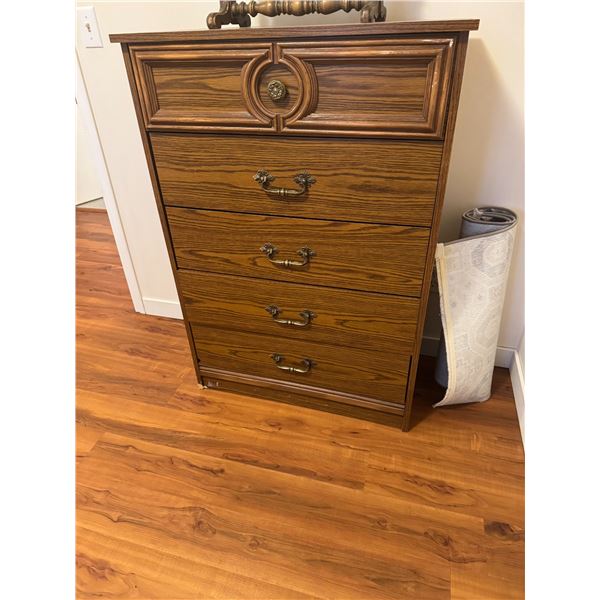 Dresser 30 1/2" x 16" x 45 1/4" tall