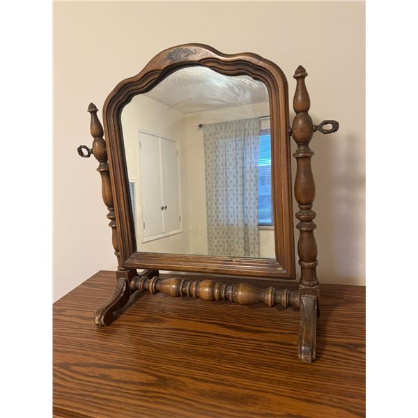 Dresser mirror
