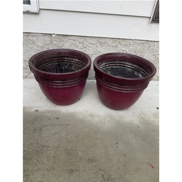 Planters 19 inches round