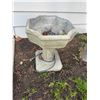 Image 1 : Birdbath or planter stand