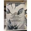 Image 2 : Printed Reversible Duvet Cover Set Double